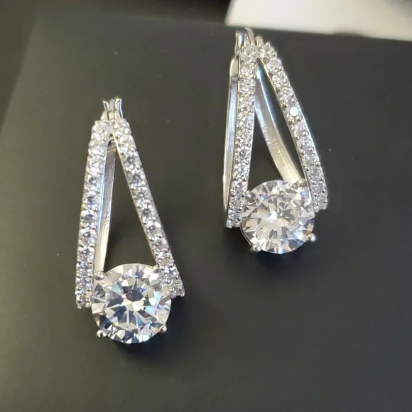 Watch Video / 8 Cttw Solitaire Sterling Silver 925 Hoop Earrings